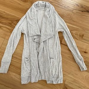 Athleta studio wrap. Heather grey.